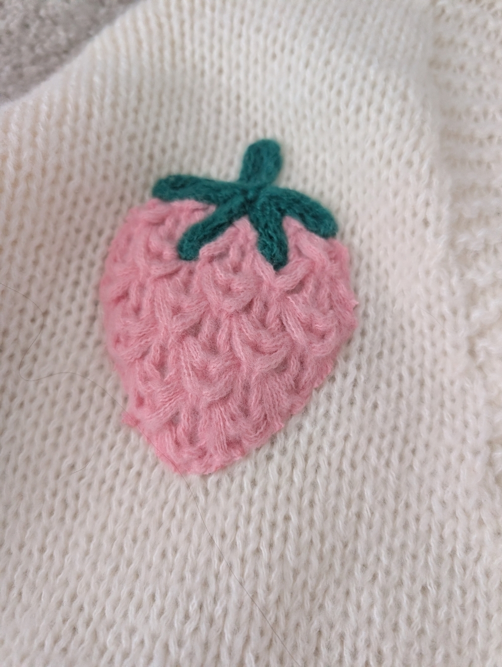 BUNDLE ONLY! Luna Ivy 3D Knit Off White Pink Strawberry Cardigan Sweater Large - Picture 3 of 9